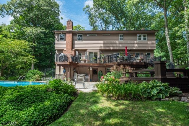 390 Ski Trl, Kinnelon Boro, NJ 07405