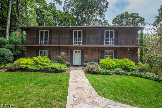 390 Ski Trl, Kinnelon Boro, NJ 07405