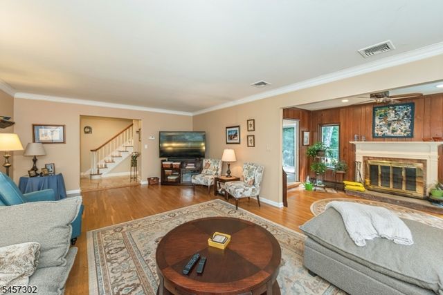 390 Ski Trl, Kinnelon Boro, NJ 07405