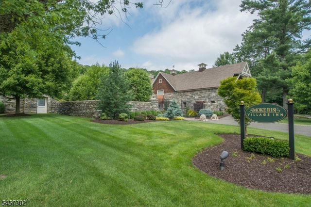 390 Ski Trl, Kinnelon Boro, NJ 07405