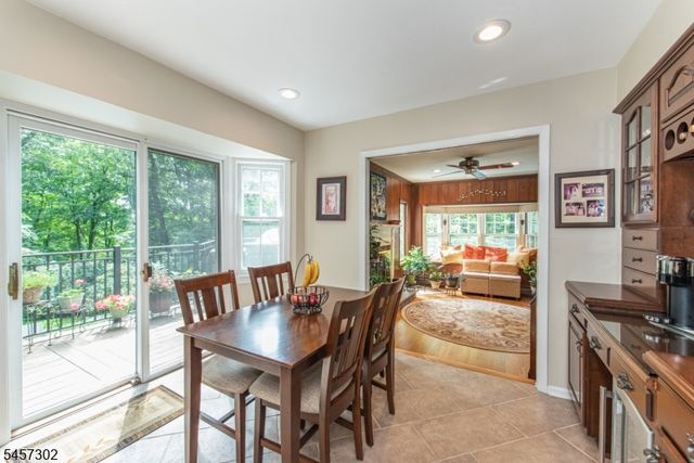 390 Ski Trl, Kinnelon Boro, NJ 07405
