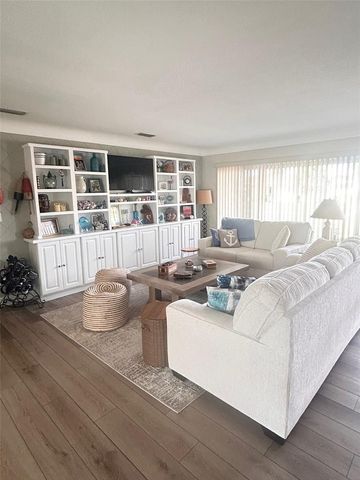 106 19TH STREET, Belleair Beach, FL 33786