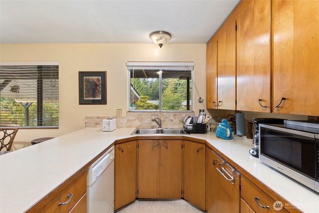 2722 Vincent Way NW, Bremerton, WA 98312