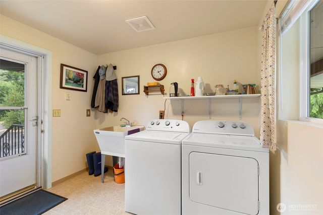2722 Vincent Way NW, Bremerton, WA 98312