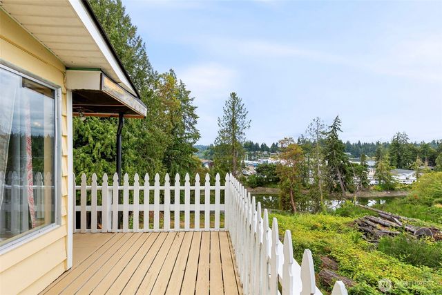 2722 Vincent Way NW, Bremerton, WA 98312