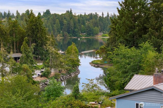 2722 Vincent Way NW, Bremerton, WA 98312