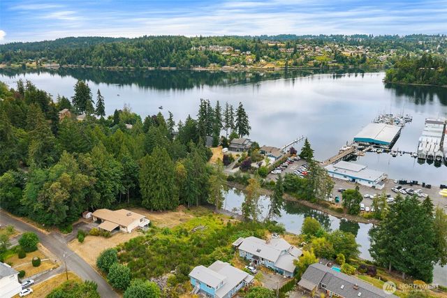 2722 Vincent Way NW, Bremerton, WA 98312