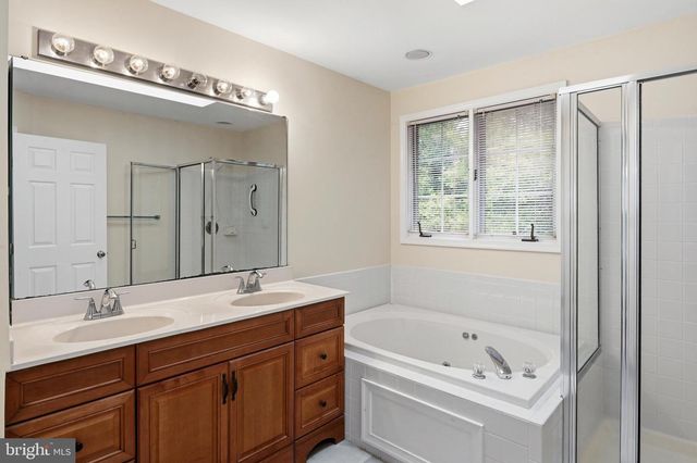 13429 FAIRLAND PARK DR, Silver Spring, MD 20904