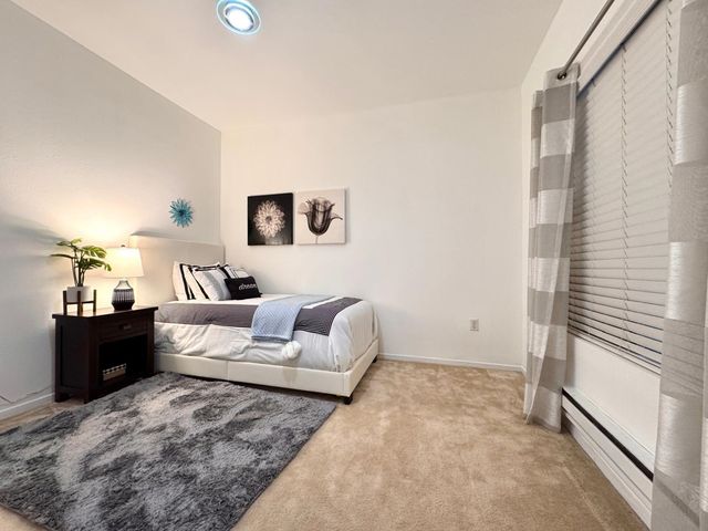 320 Caldecott Ln 127, Oakland, CA 94618