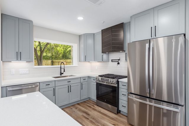 79 N Pathfinders Circle, The Woodlands, TX 77381