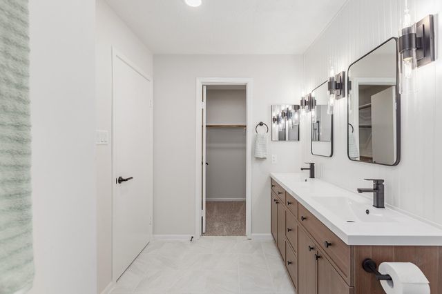 79 N Pathfinders Circle, The Woodlands, TX 77381