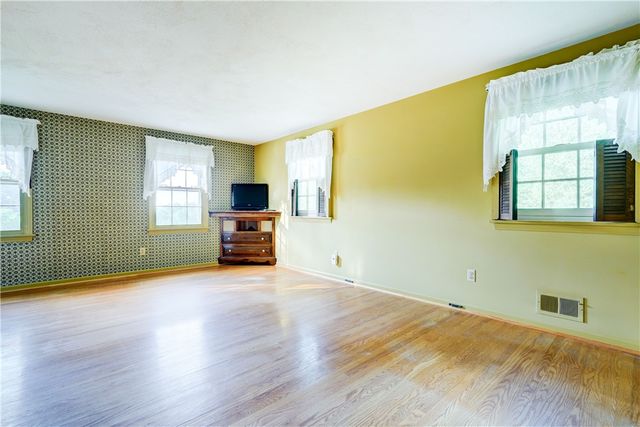 44 Kings Lacey, Perinton, NY 14450