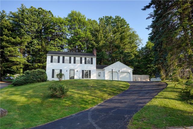 44 Kings Lacey, Perinton, NY 14450