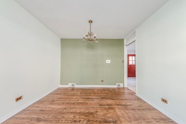 2531 W Howard Street A, Chicago, IL 60645