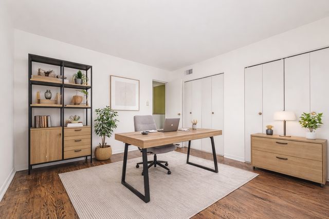 2531 W Howard Street A, Chicago, IL 60645