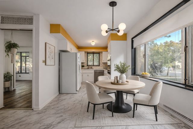 2531 W Howard Street A, Chicago, IL 60645