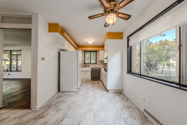 2531 W Howard Street A, Chicago, IL 60645