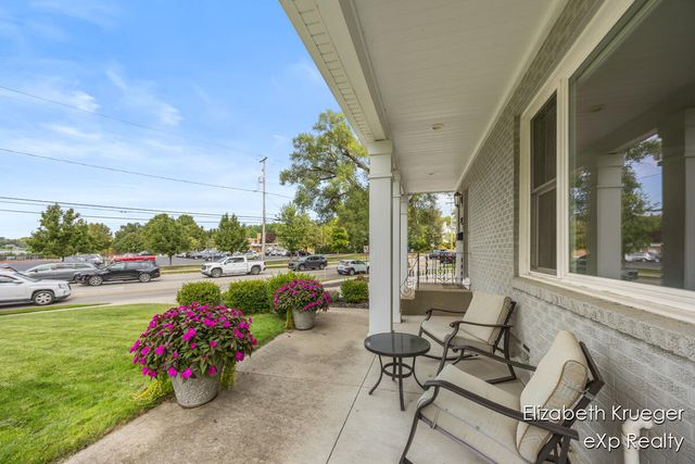 2412 Lake Drive, Grand Rapids, MI 49506