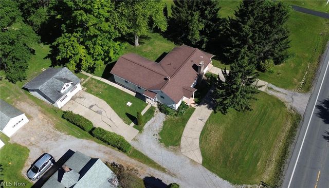 2690 S Canfield Niles Road, Youngstown, OH 44515
