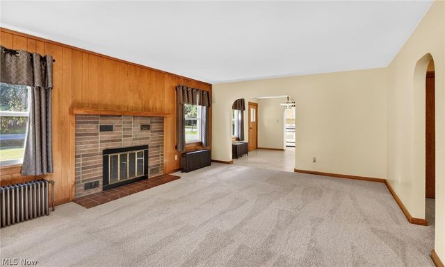 2690 S Canfield Niles Road, Youngstown, OH 44515