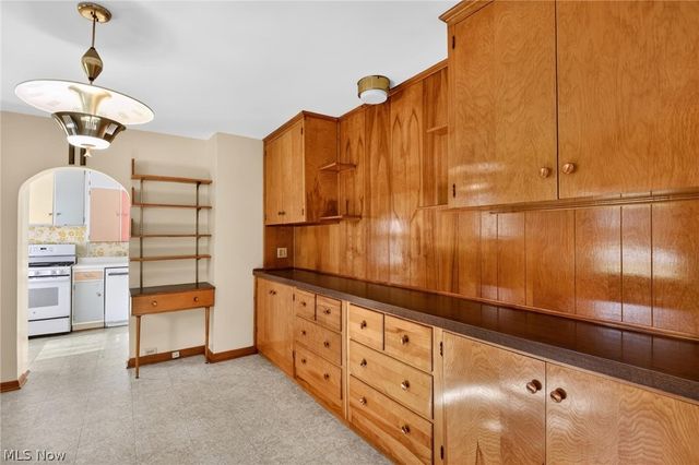 2690 S Canfield Niles Road, Youngstown, OH 44515