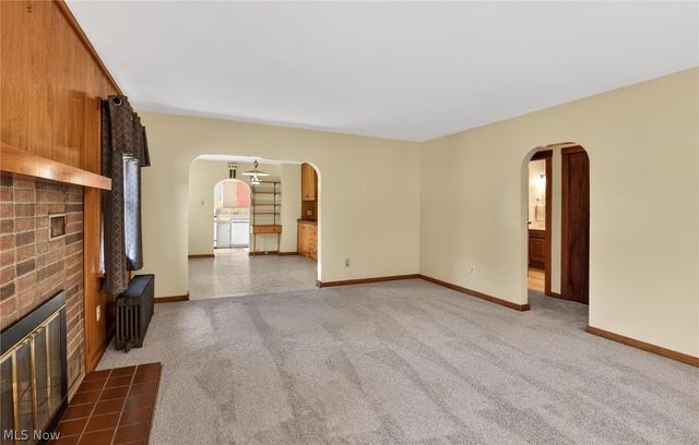 2690 S Canfield Niles Road, Youngstown, OH 44515