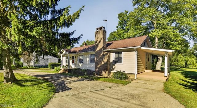 2690 S Canfield Niles Road, Youngstown, OH 44515