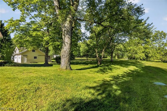 2690 S Canfield Niles Road, Youngstown, OH 44515
