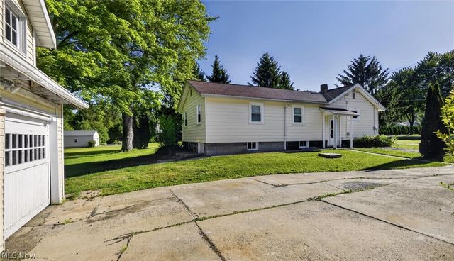 2690 S Canfield Niles Road, Youngstown, OH 44515