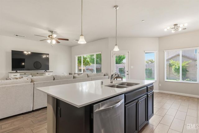 9005 Ribston Avenue, Bakersfield, CA 93312