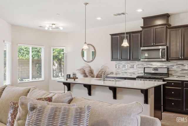 9005 Ribston Avenue, Bakersfield, CA 93312