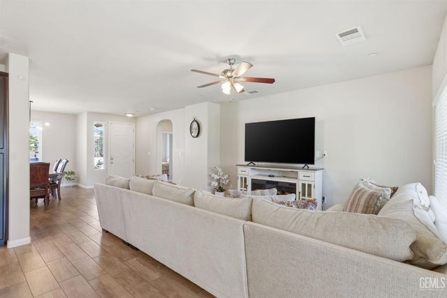 9005 Ribston Avenue, Bakersfield, CA 93312