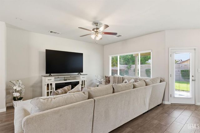9005 Ribston Avenue, Bakersfield, CA 93312