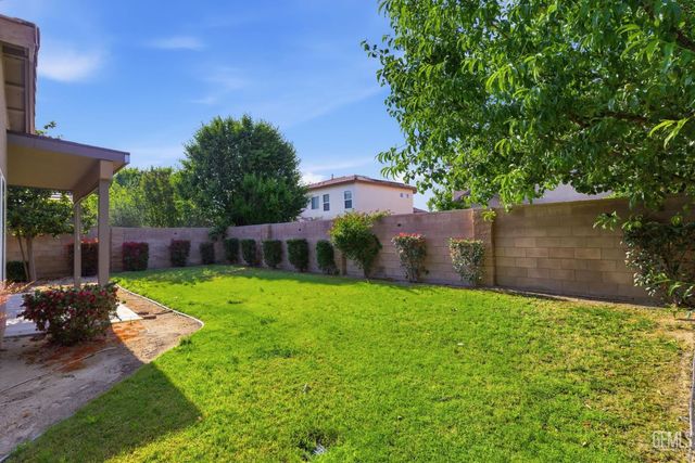 9005 Ribston Avenue, Bakersfield, CA 93312