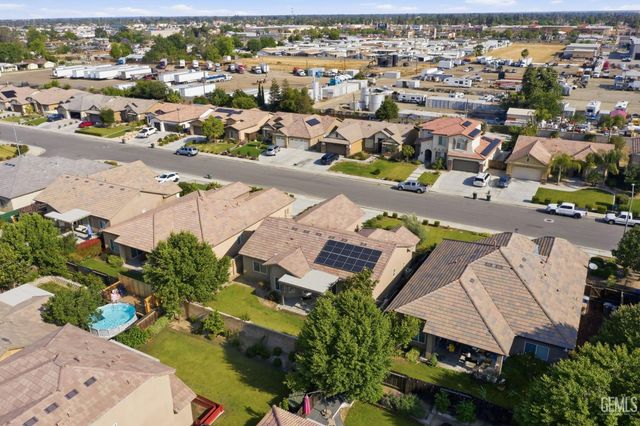 9005 Ribston Avenue, Bakersfield, CA 93312