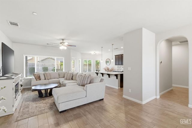 9005 Ribston Avenue, Bakersfield, CA 93312