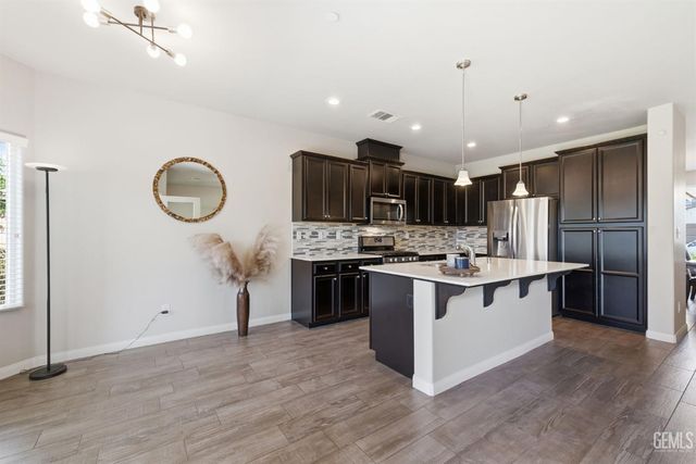 9005 Ribston Avenue, Bakersfield, CA 93312