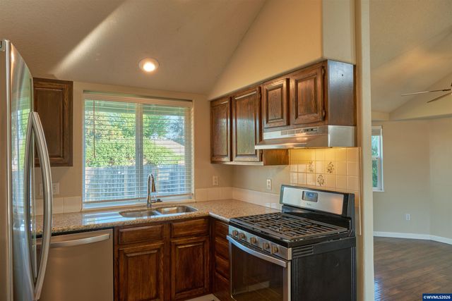 4674 Red Cherry Ct SE, Salem, OR 97317
