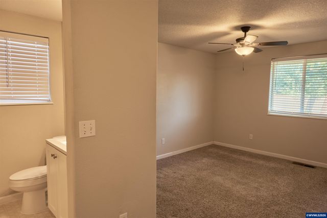 4674 Red Cherry Ct SE, Salem, OR 97317