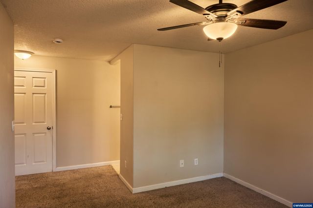 4674 Red Cherry Ct SE, Salem, OR 97317