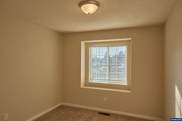 4674 Red Cherry Ct SE, Salem, OR 97317