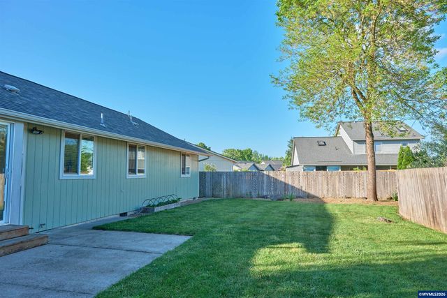 4674 Red Cherry Ct SE, Salem, OR 97317
