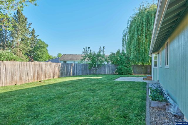 4674 Red Cherry Ct SE, Salem, OR 97317