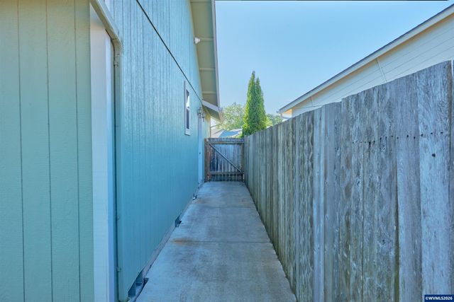 4674 Red Cherry Ct SE, Salem, OR 97317