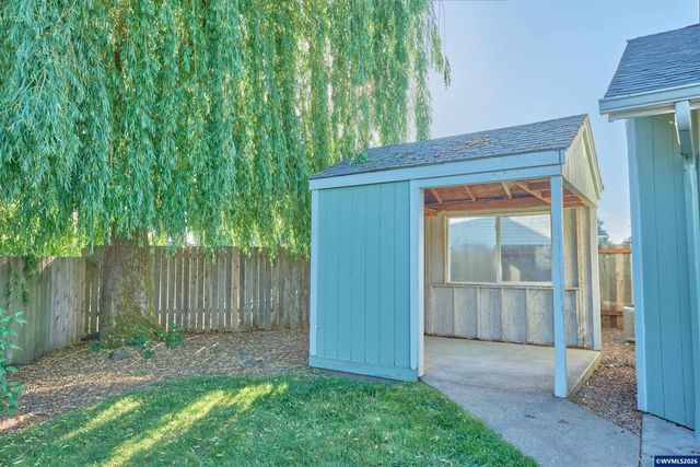 4674 Red Cherry Ct SE, Salem, OR 97317