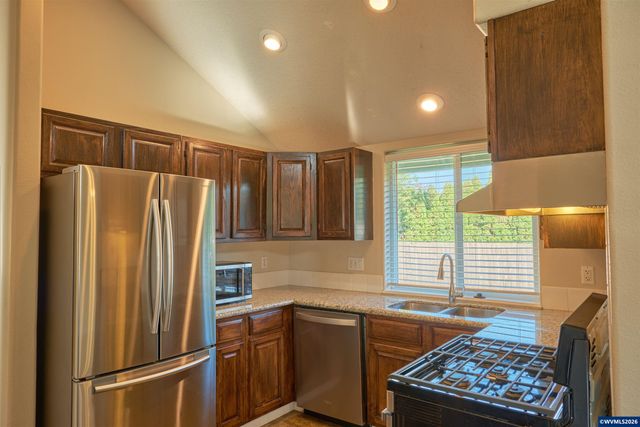 4674 Red Cherry Ct SE, Salem, OR 97317