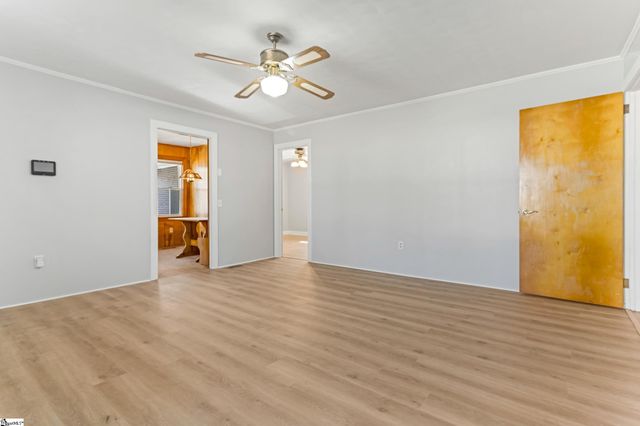 426 Meadowbrook Avenue, Woodruff, SC 29388