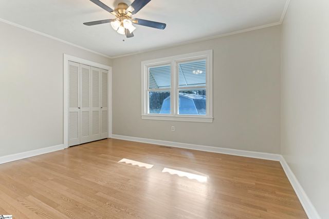 426 Meadowbrook Avenue, Woodruff, SC 29388