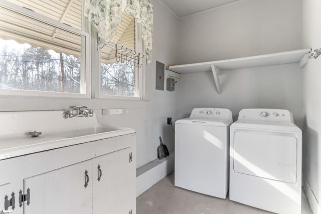 426 Meadowbrook Avenue, Woodruff, SC 29388