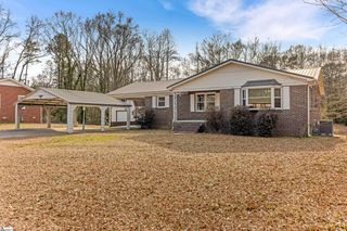 426 Meadowbrook Avenue, Woodruff, SC 29388